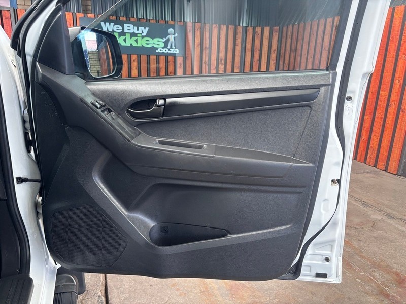 Isuzu D-Max - We Buy Bakkies - Image 13