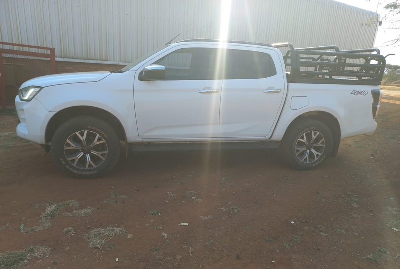 Isuzu D-Max - Mit Mak Motors - Image 4