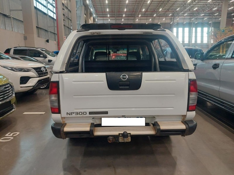 Nissan NP300 Hardbody - Mit Mak Motors - Image 7