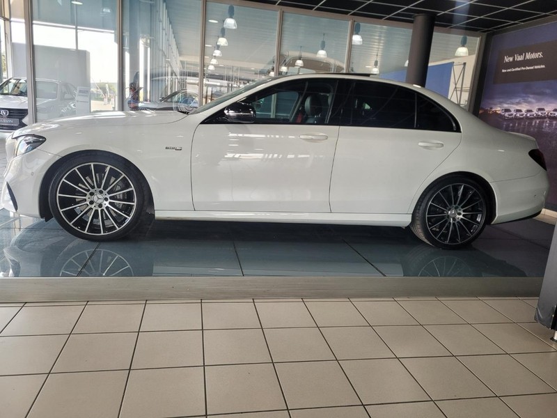 Mercedes-Benz E-class - New Vaal Motors Vereeniging Mercedes - Image 4