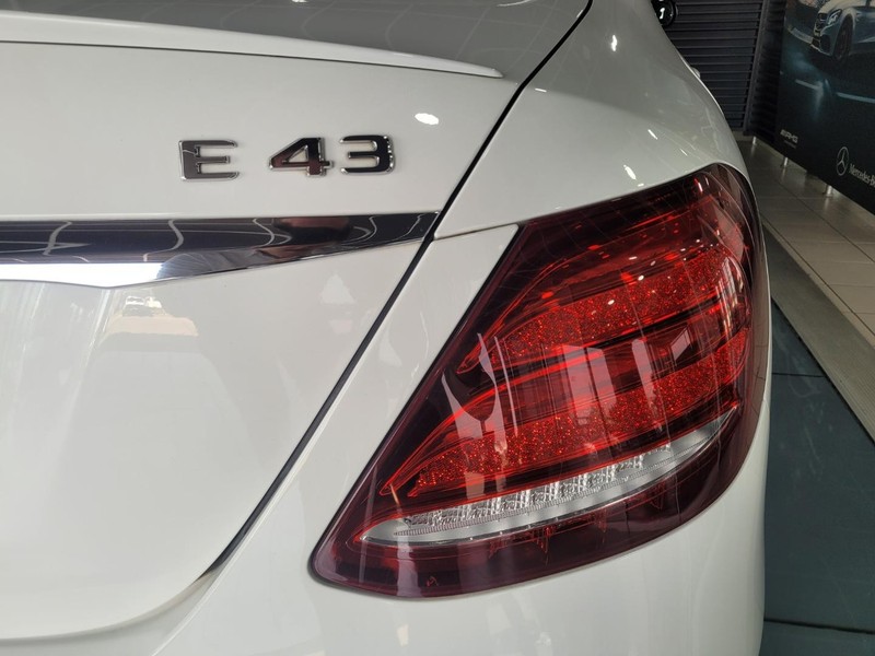 Mercedes-Benz E-class - New Vaal Motors Vereeniging Mercedes - Image 10