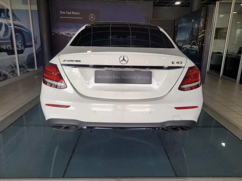Mercedes-Benz E-class - New Vaal Motors Vereeniging Mercedes - Image 6