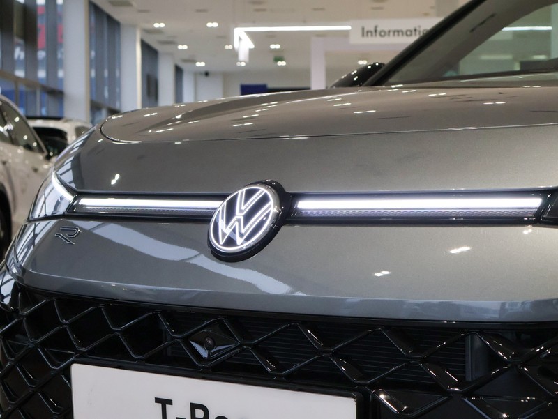 Volkswagen T-Roc - Hatfield VW Melrose Arch - Image 3