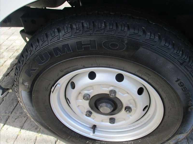 Kia K 2700 - Alpine Autohaus - Image 3