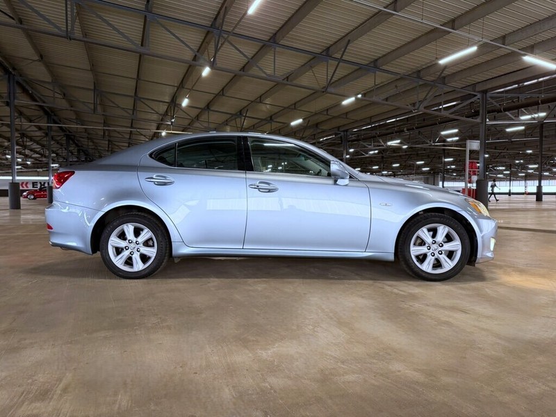 Lexus IS - Bakwena Auto Sales - Image 12