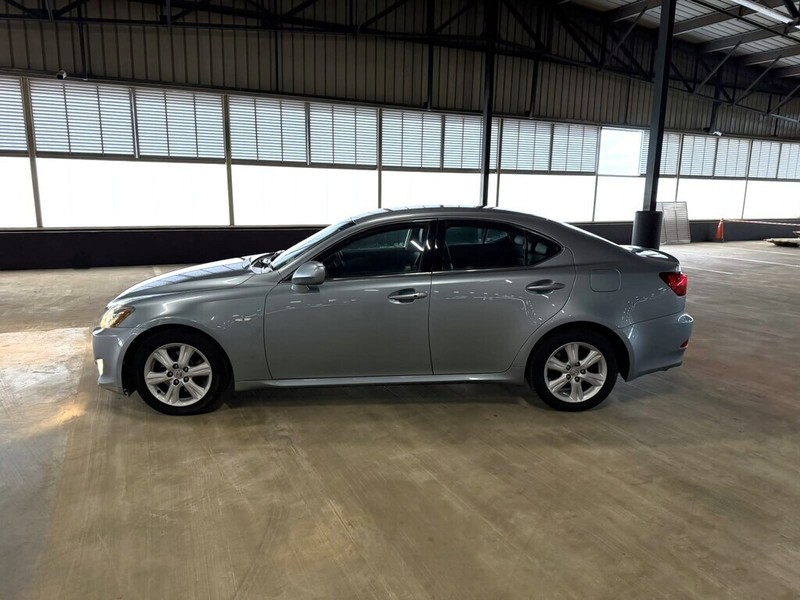 Lexus IS - Bakwena Auto Sales - Image 5