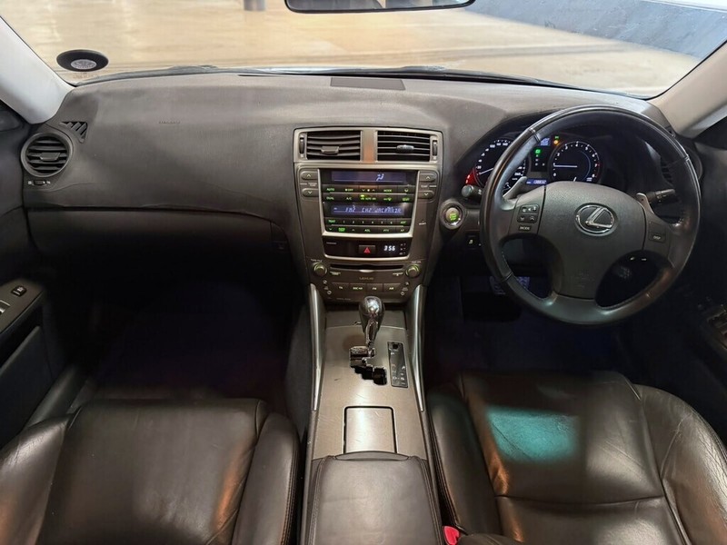 Lexus IS - Bakwena Auto Sales - Image 15