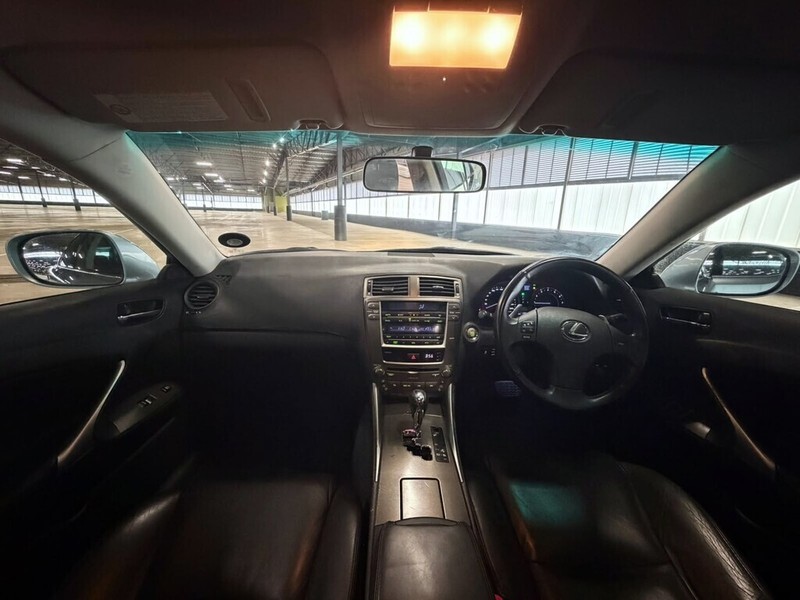 Lexus IS - Bakwena Auto Sales - Image 14
