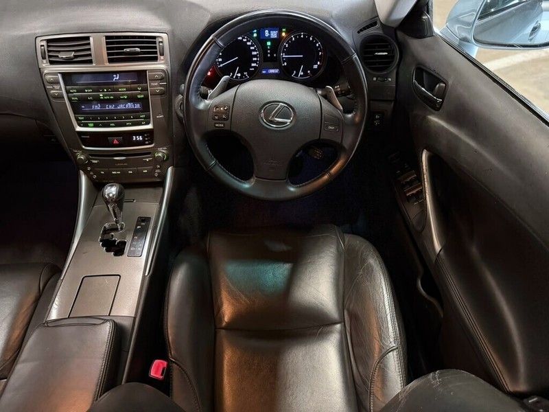 Lexus IS - Bakwena Auto Sales - Image 16