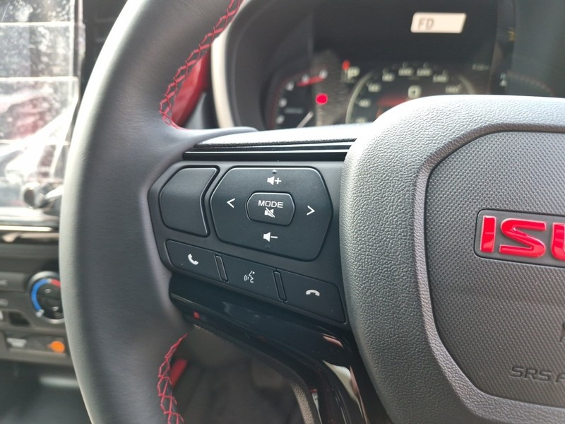 Isuzu D-Max - Nic Bottari Toyota - Image 7