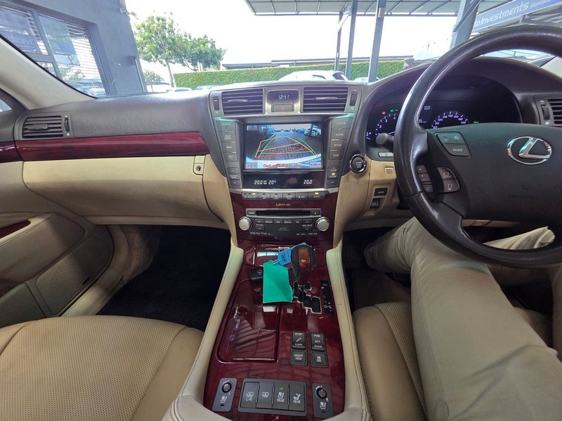 Lexus LS - Auto Investments Montana - Image 16