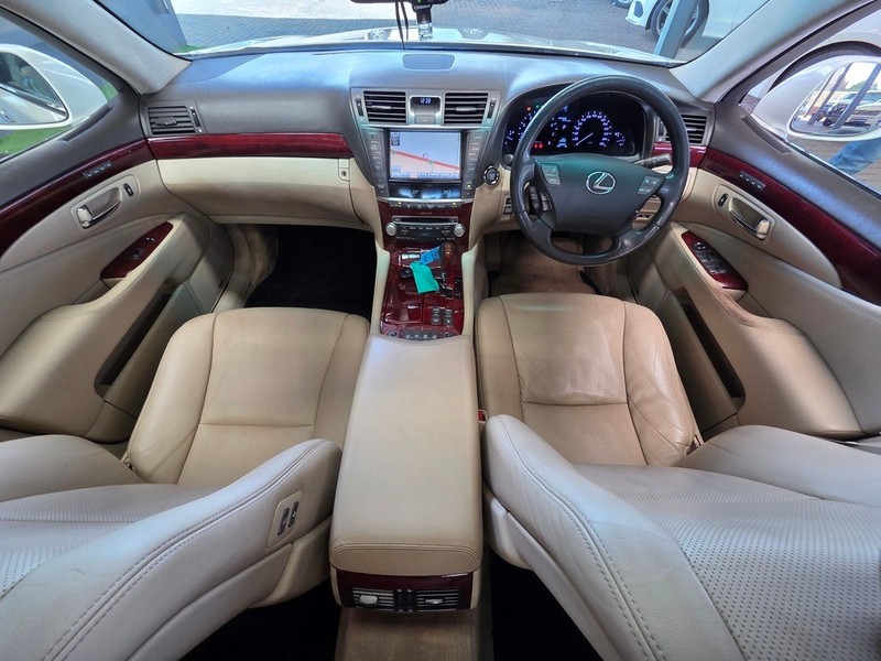 Lexus LS - Auto Investments Montana - Image 11