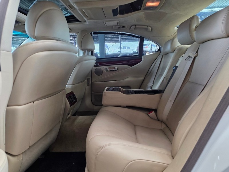 Lexus LS - Auto Investments Montana - Image 8