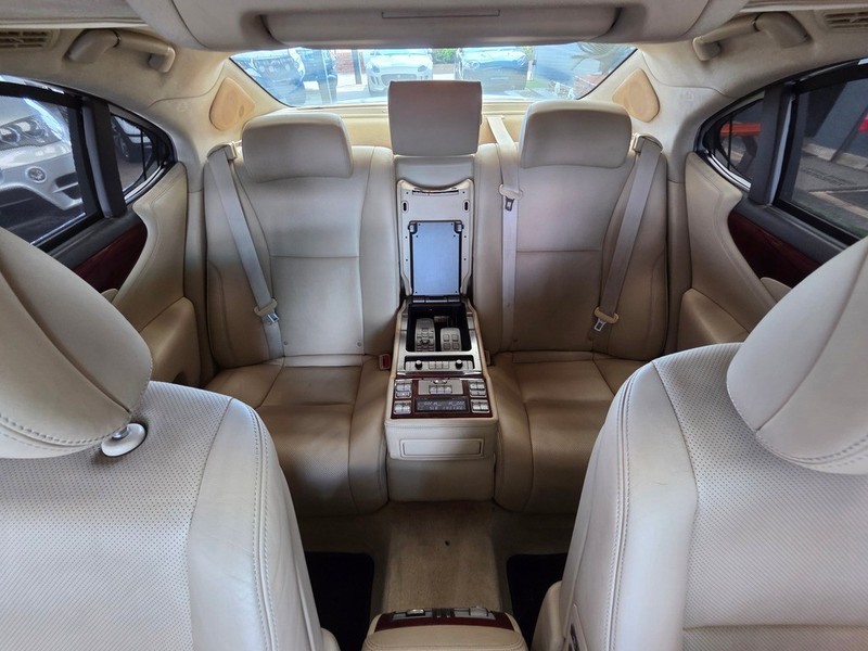 Lexus LS - Auto Investments Montana - Image 10