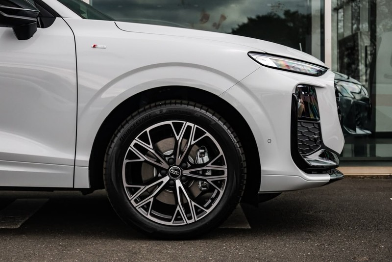 Audi Q3 - Audi Centre Hatfield - Image 3