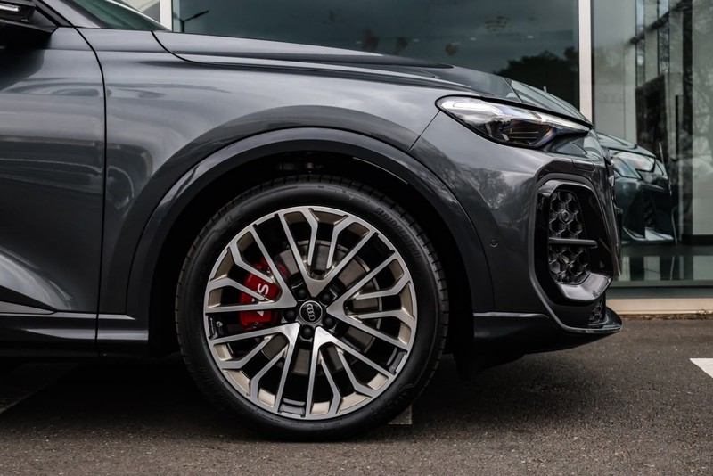 Audi SQ5 - Audi Centre Hatfield - Image 2
