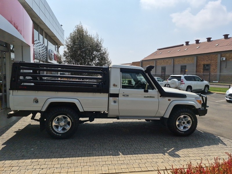 Toyota Land Cruiser - Nic Bottari Toyota - Image 3