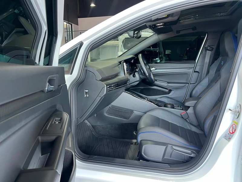 Volkswagen Golf - Top Gear Auto - Image 12