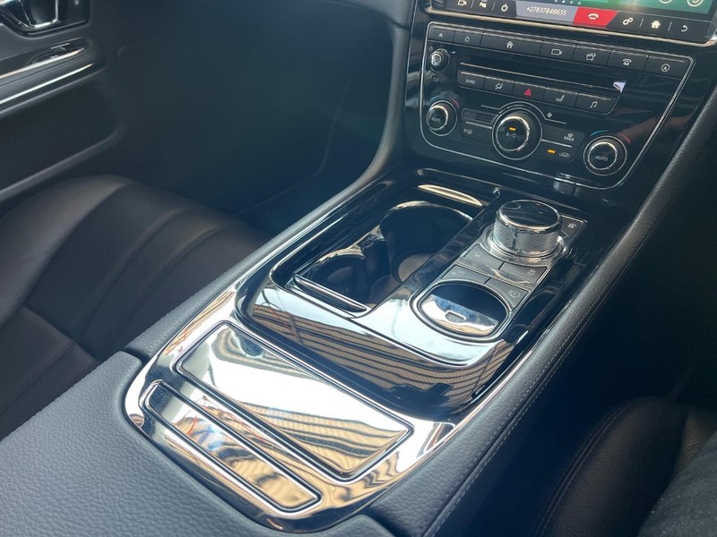 Jaguar XJ - Top Gear Auto - Image 21
