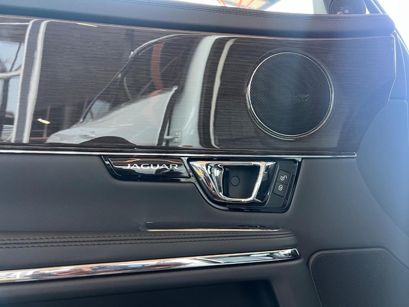 Jaguar XJ - Top Gear Auto - Image 24