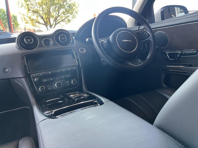 Jaguar XJ - Top Gear Auto - Image 14