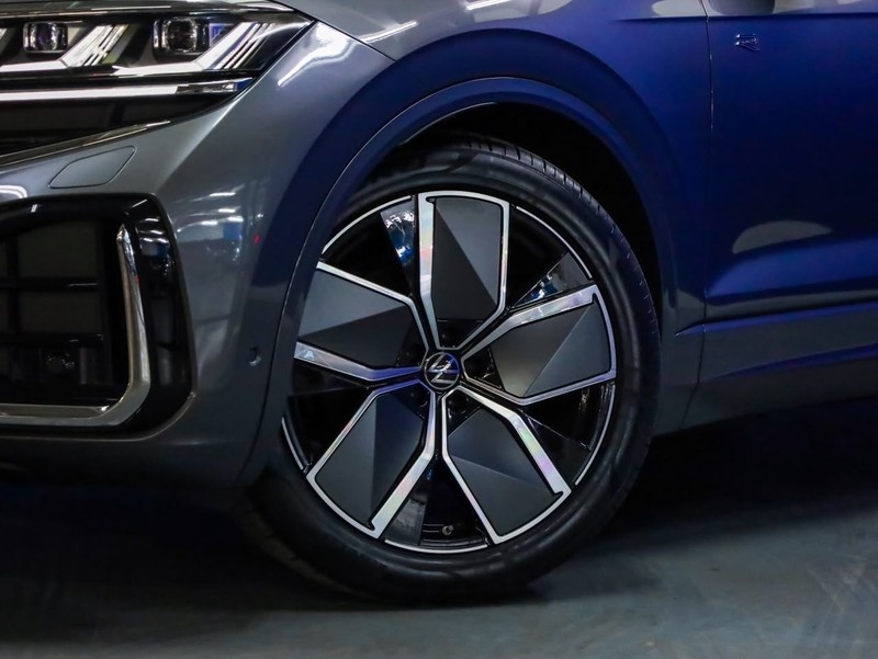 Volkswagen Touareg - Hatfield VW Bryanston - Image 2