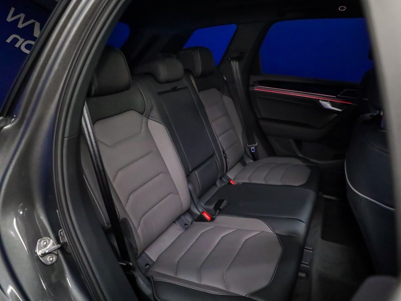 Volkswagen Touareg - Hatfield VW Bryanston - Image 12