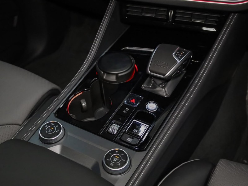 Volkswagen Touareg - Hatfield VW Bryanston - Image 19