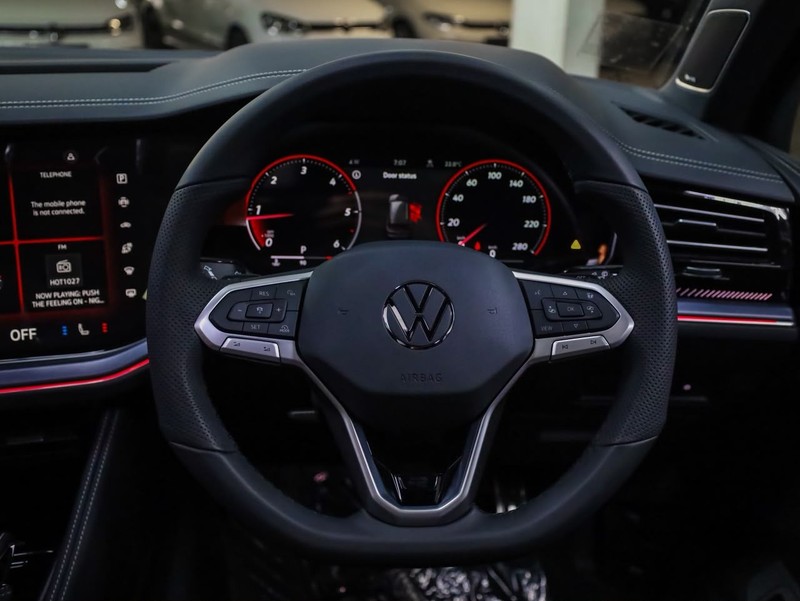 Volkswagen Touareg - Hatfield VW Bryanston - Image 14