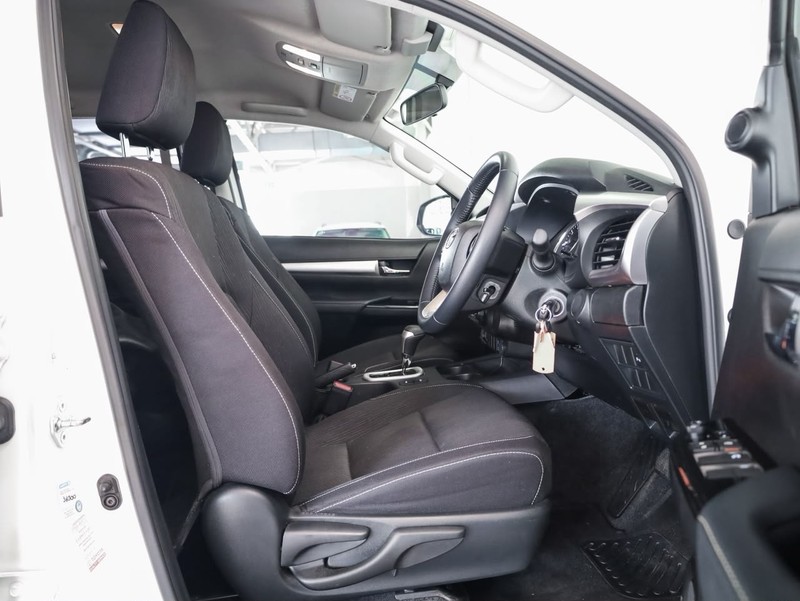 Toyota Hilux - Hatfield VW Bryanston - Image 13