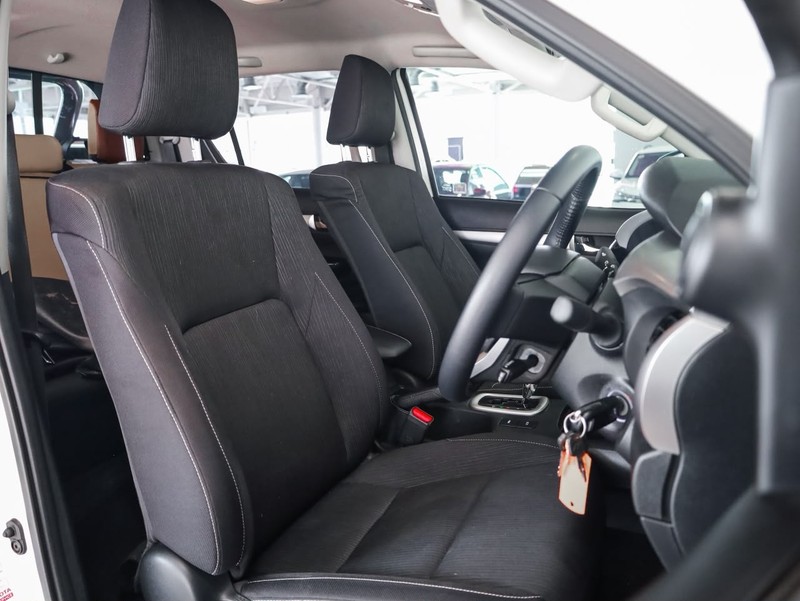 Toyota Hilux - Hatfield VW Bryanston - Image 15