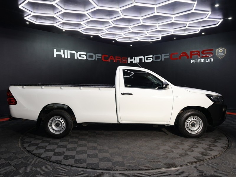 Toyota Hilux - KING OF CARS - Image 4