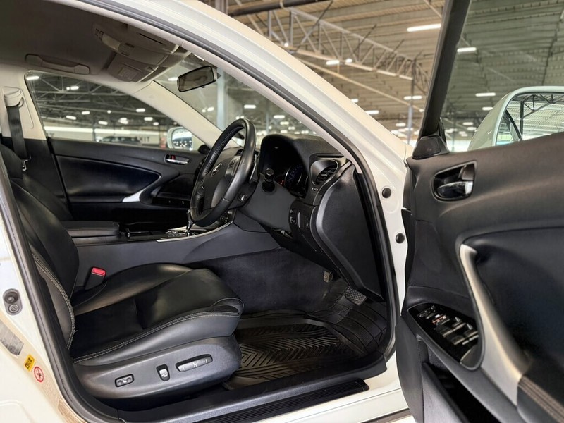 Lexus IS - Bakwena Auto Sales - Image 20