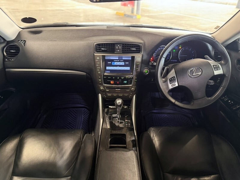 Lexus IS - Bakwena Auto Sales - Image 15