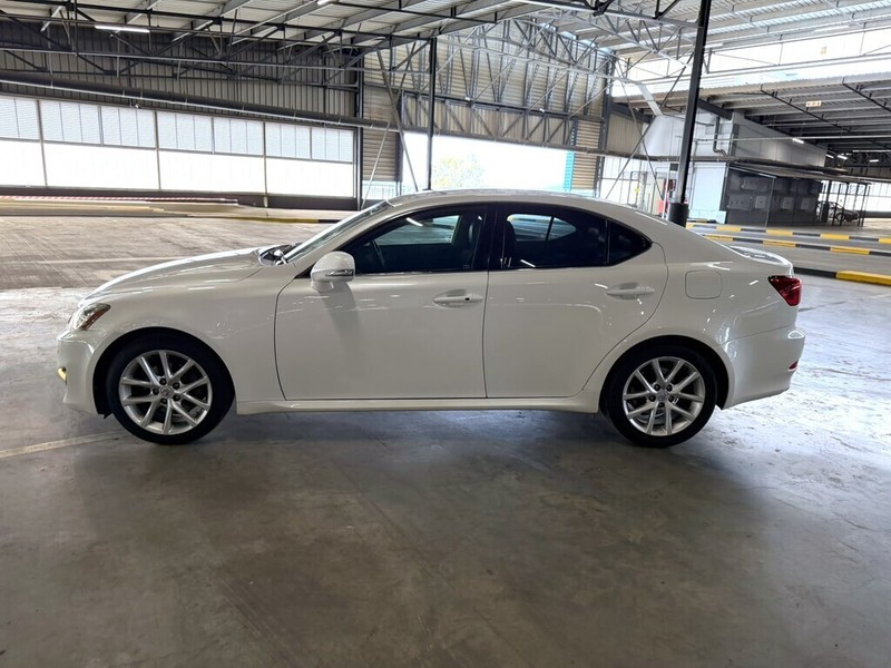 Lexus IS - Bakwena Auto Sales - Image 5
