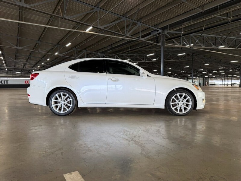 Lexus IS - Bakwena Auto Sales - Image 12