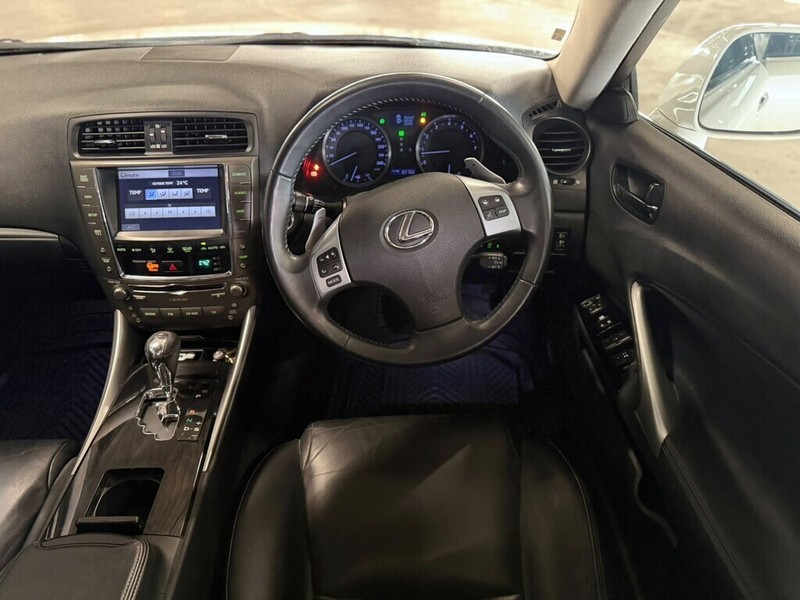Lexus IS - Bakwena Auto Sales - Image 16