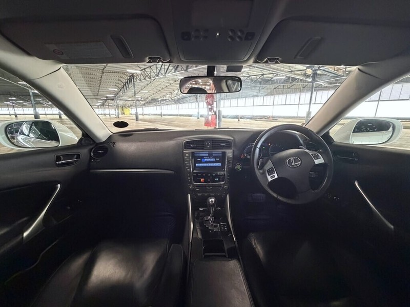Lexus IS - Bakwena Auto Sales - Image 14