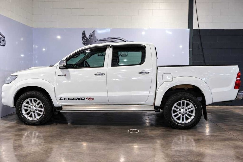 Toyota Hilux - Bluebird Motors - Image 3