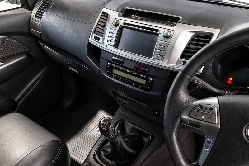 Toyota Hilux - Bluebird Motors - Image 8