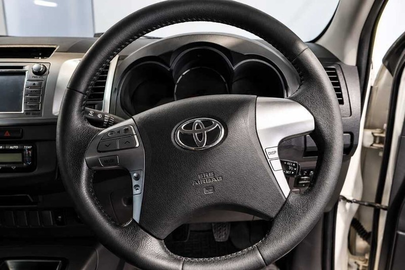 Toyota Hilux - Bluebird Motors - Image 9