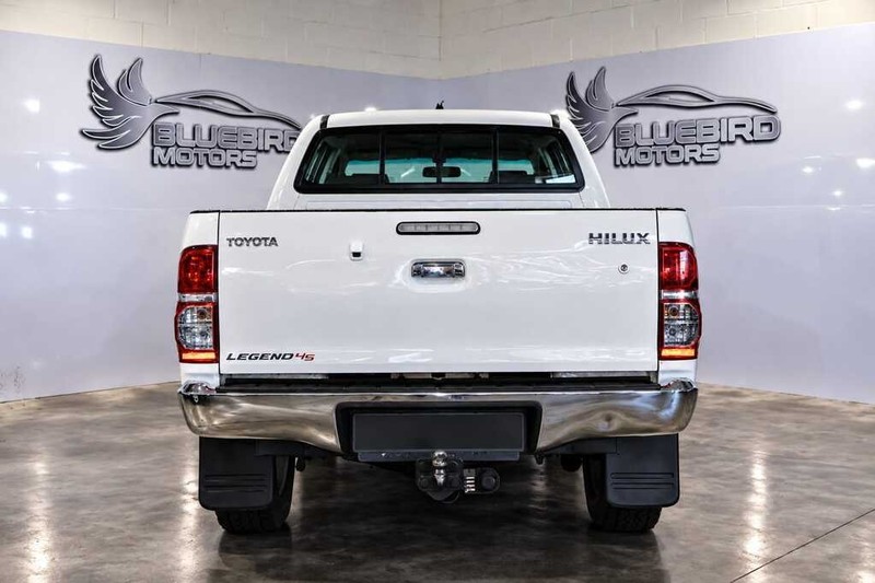 Toyota Hilux - Bluebird Motors - Image 4