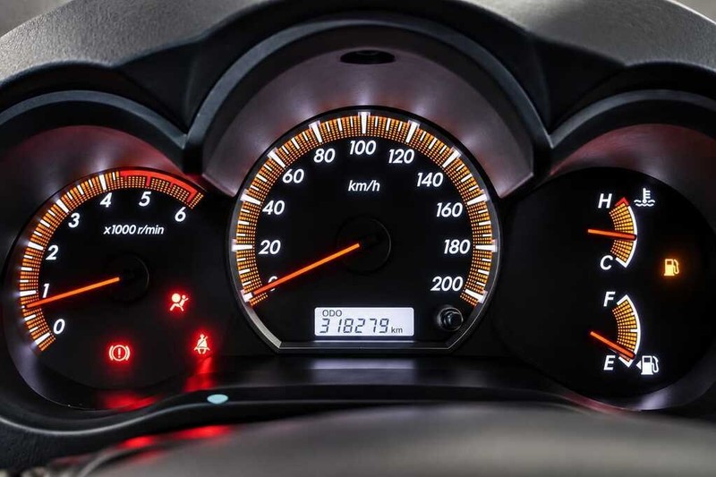 Toyota Hilux - Bluebird Motors - Image 10