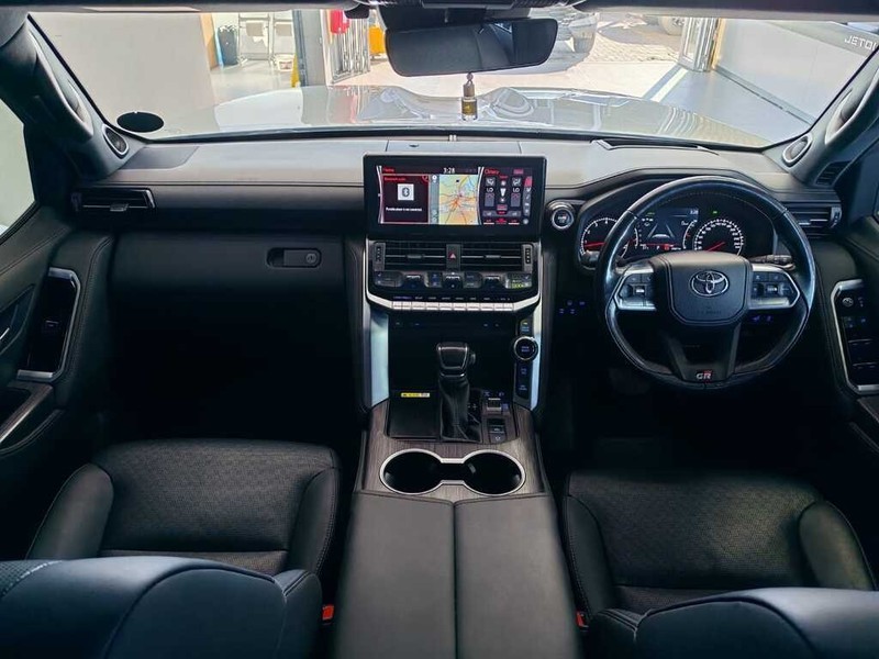 Toyota Land Cruiser - Auto Investments Hatfield - Image 17