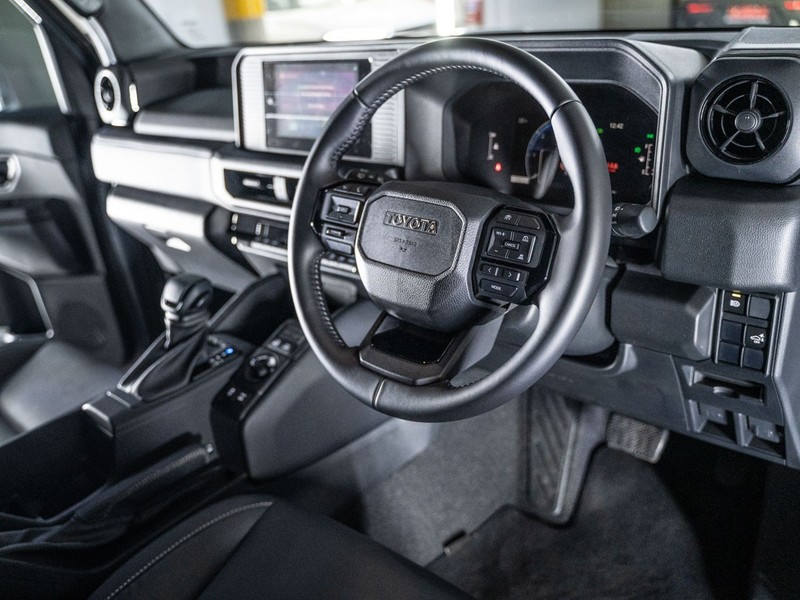Toyota Land Cruiser - Ford Fourways - Image 16