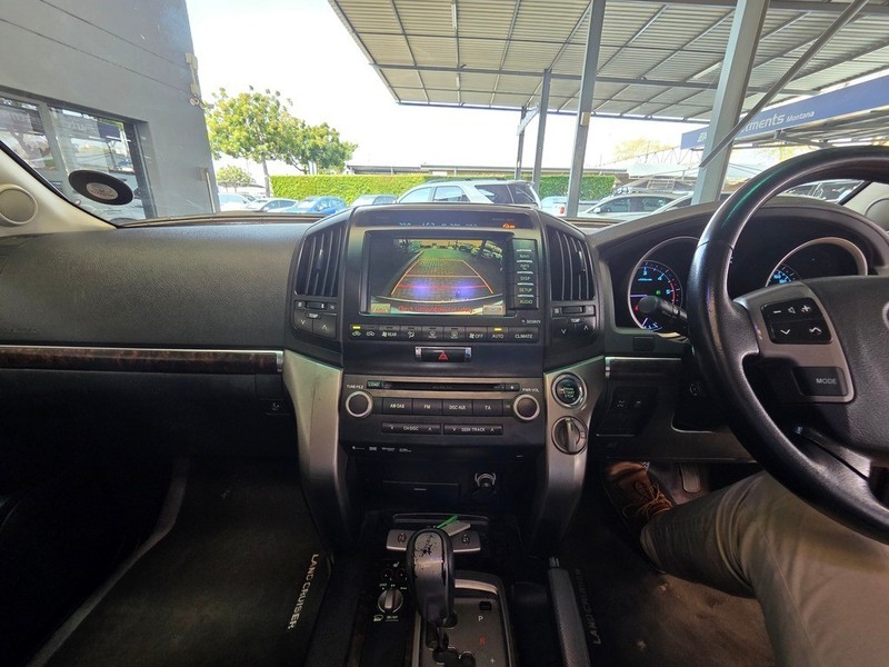 Toyota Land Cruiser - Auto Investments Montana - Image 15