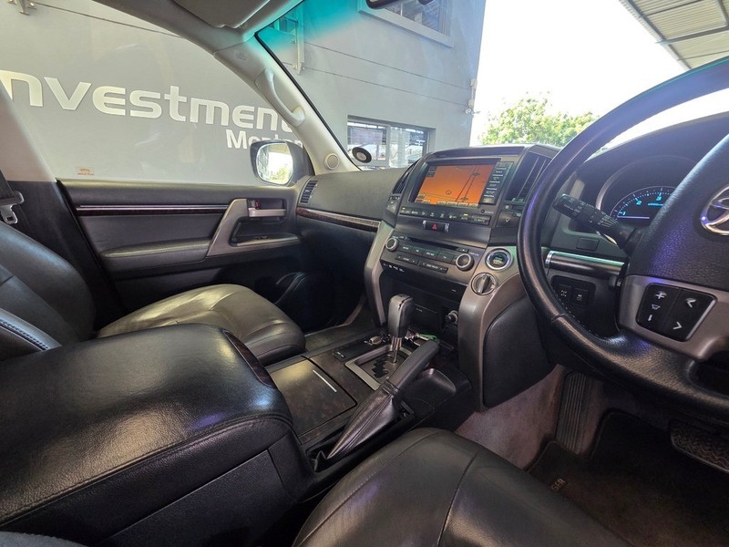 Toyota Land Cruiser - Auto Investments Montana - Image 16