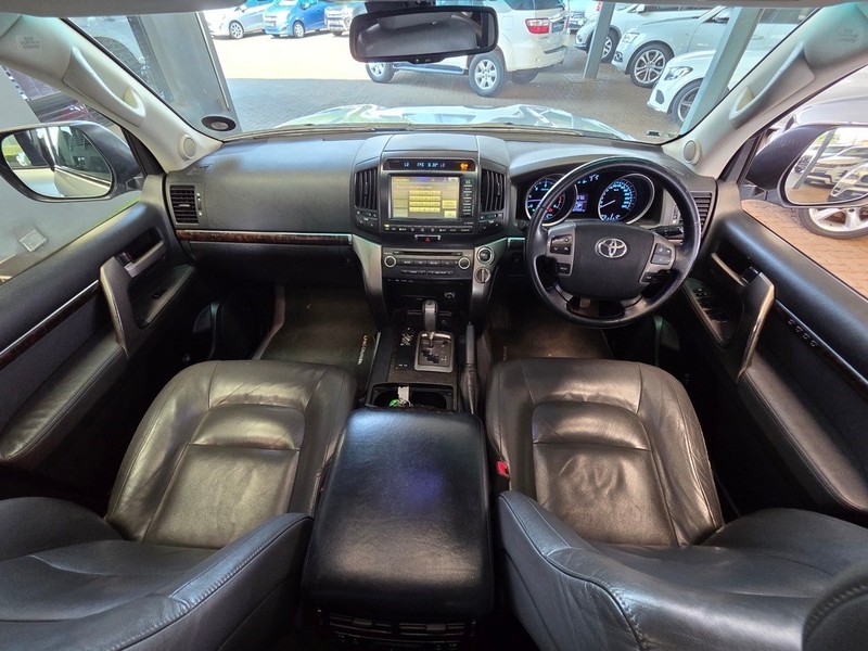 Toyota Land Cruiser - Auto Investments Montana - Image 10