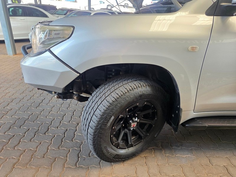 Toyota Land Cruiser - Auto Investments Montana - Image 17