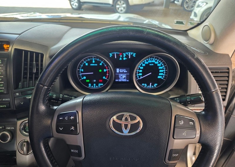 Toyota Land Cruiser - Auto Investments Montana - Image 13
